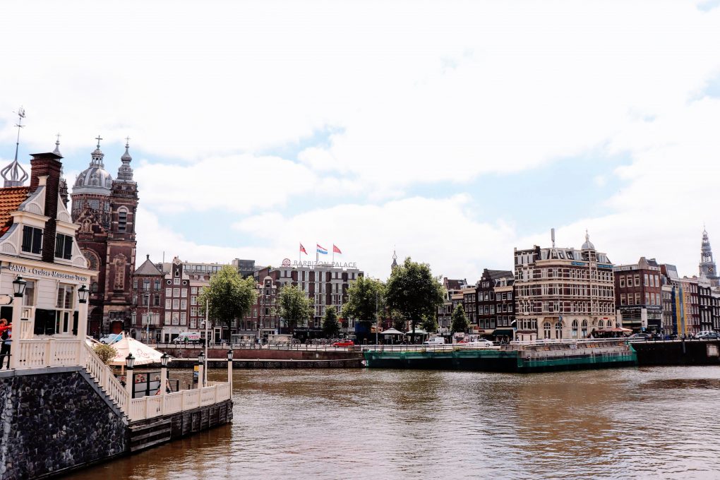 Lola Palmer Blog Travel 24 Hours In Amsterdam Sightseeing Canal Cruise