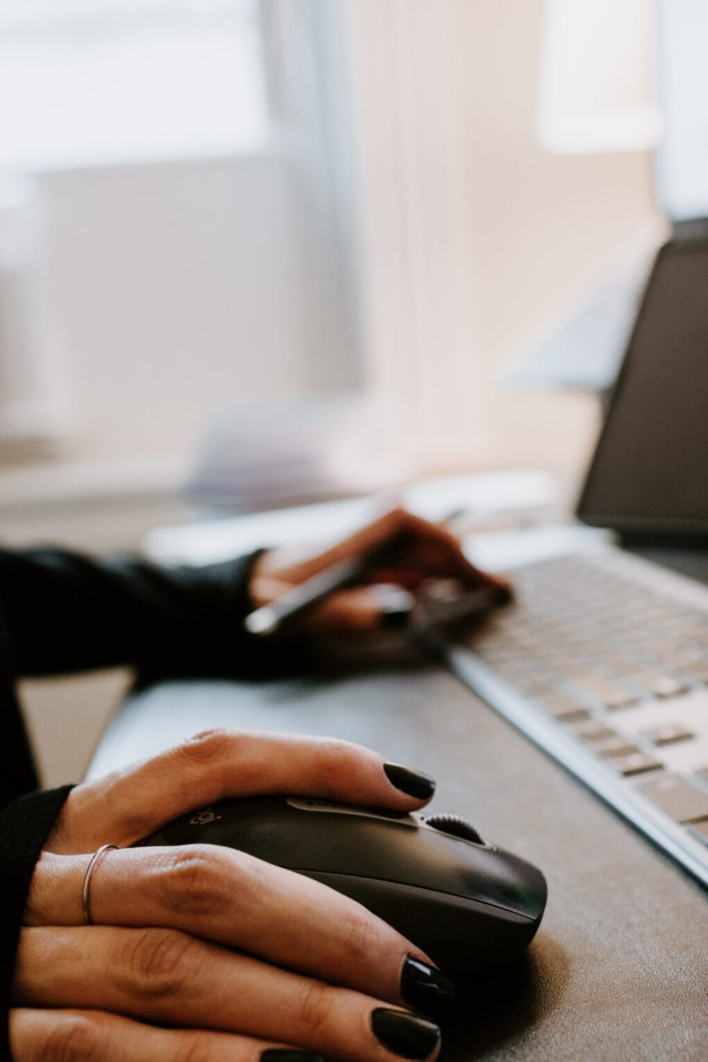 Lola-Palmer Blog Lifestyle How To Work From Home Efficiently