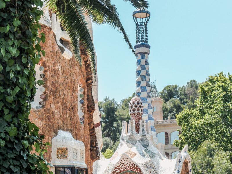 Lola-Palmer-Blog-Travel-The-Best-Things-To-Do-In-Barcelona-Park-Guell-Photo-by-Kristijan-Arsova-via-Unsplash